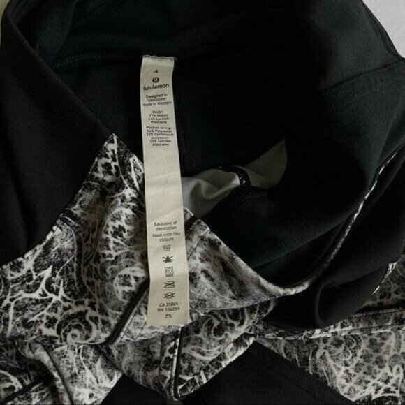 Lululemon Sz 4 Sweat & Repeat Tight *28" Black / Serigraph Starlight prints B19 - Picture 12 of 13